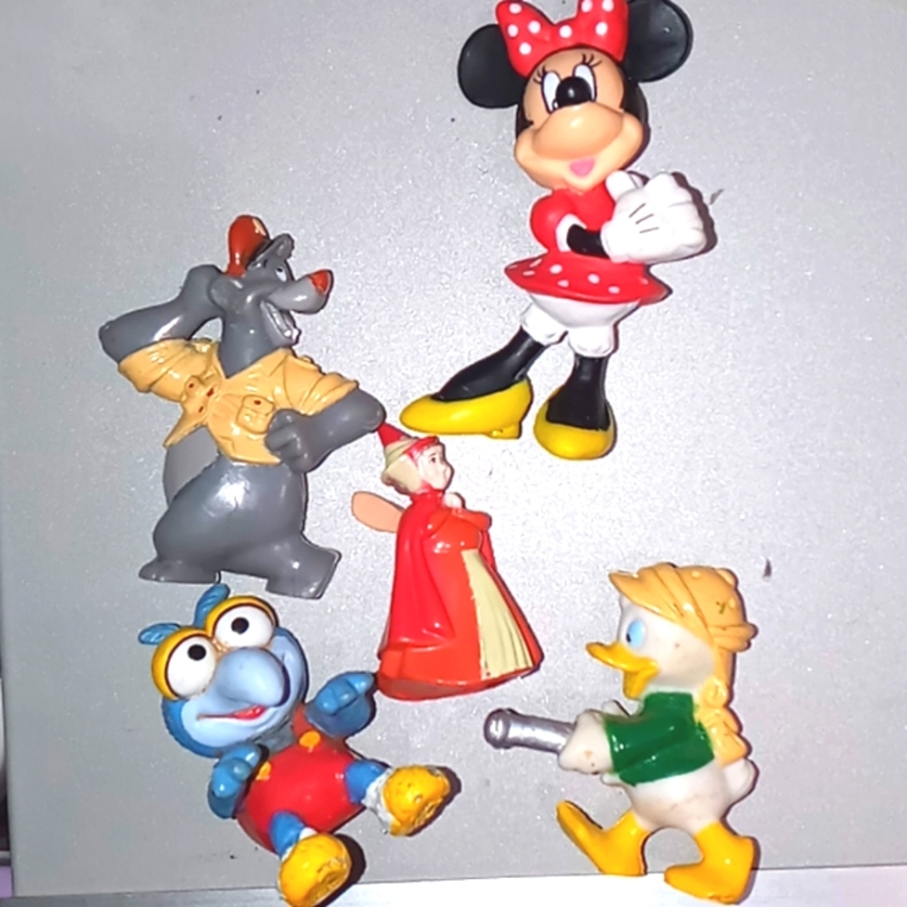 Lot of 5 Vintage Mini Doll Figures Disney Kellogg's Mc Donald's etc...